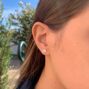 Brinco ponto de luz pedra 6 mm 3 garras - banhado a prata 925