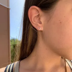 Brinco redondo vazado M - 6 mm - banhado a prata 925