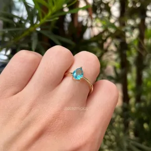 Anel pedra gota - banhado a ouro 18k