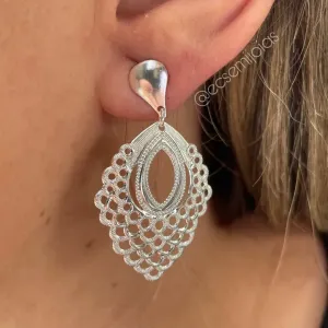 Brinco maxxi gota vazada - banhado a prata 925