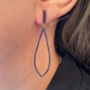 Brinco de folha vazada cravejada - 6cm comp. - banhado a ouro 18k