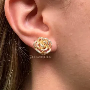 Brinco de flor cravejada vazada - banhado a ouro 18k