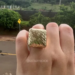 Anel quadrado diamantado - banhado a ouro 18k