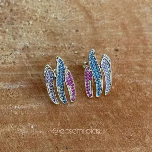 Brinco com 3 ondas cravejadas - banhado a ouro 18k