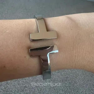 Bracelete de T liso - 8mm espessura - banhado a ródio branco