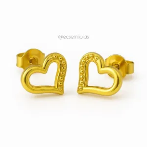 Brinco de coração bombardeado e liso vazado - 12mm - aço dourado
