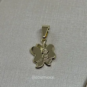 Pingente de borboleta lisa - 1,2x1,5cm - banhado a ouro 18k