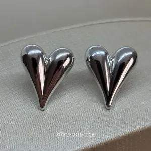 Brinco de coração liso polido - 2,4cm - banhado a ródio branco