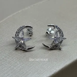 Brinco de lua e estrela cravejados - banhado a ródio branco