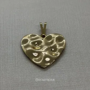 Pingente de coração martelado - banhado a ouro 18k