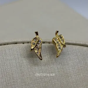 Brinco de pimenta cravejada - banhado a ouro 18k