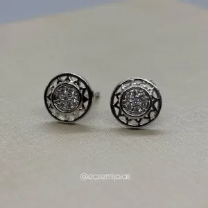 Brinco sol redondo cravejado - banhado a ródio branco