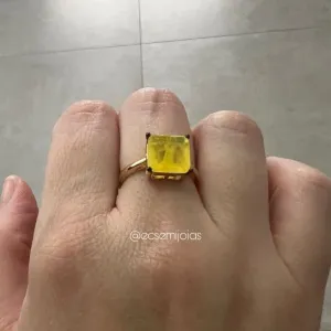 Anel com pedra quadrada 10mm fusion - banhado a ouro 18k