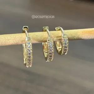 Argola com 1 fileira cravejada M - 13mm - banhado a ouro 18k