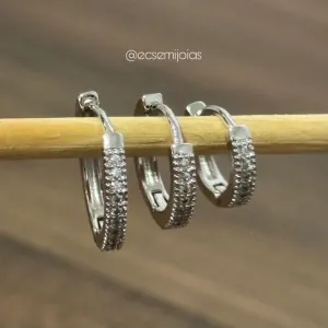 Argola com 1 fileira cravejada P - 11mm - banhado a ródio branco