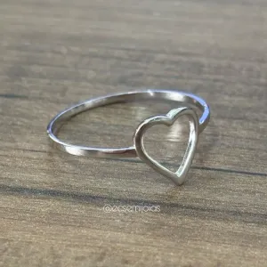 Anel com coração 10mm liso vazado - banhado a ródio branco