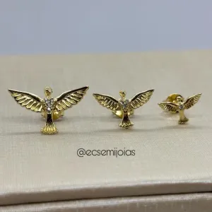 Brinco de pomba com peito cravejado - P - banhado a ouro 18k