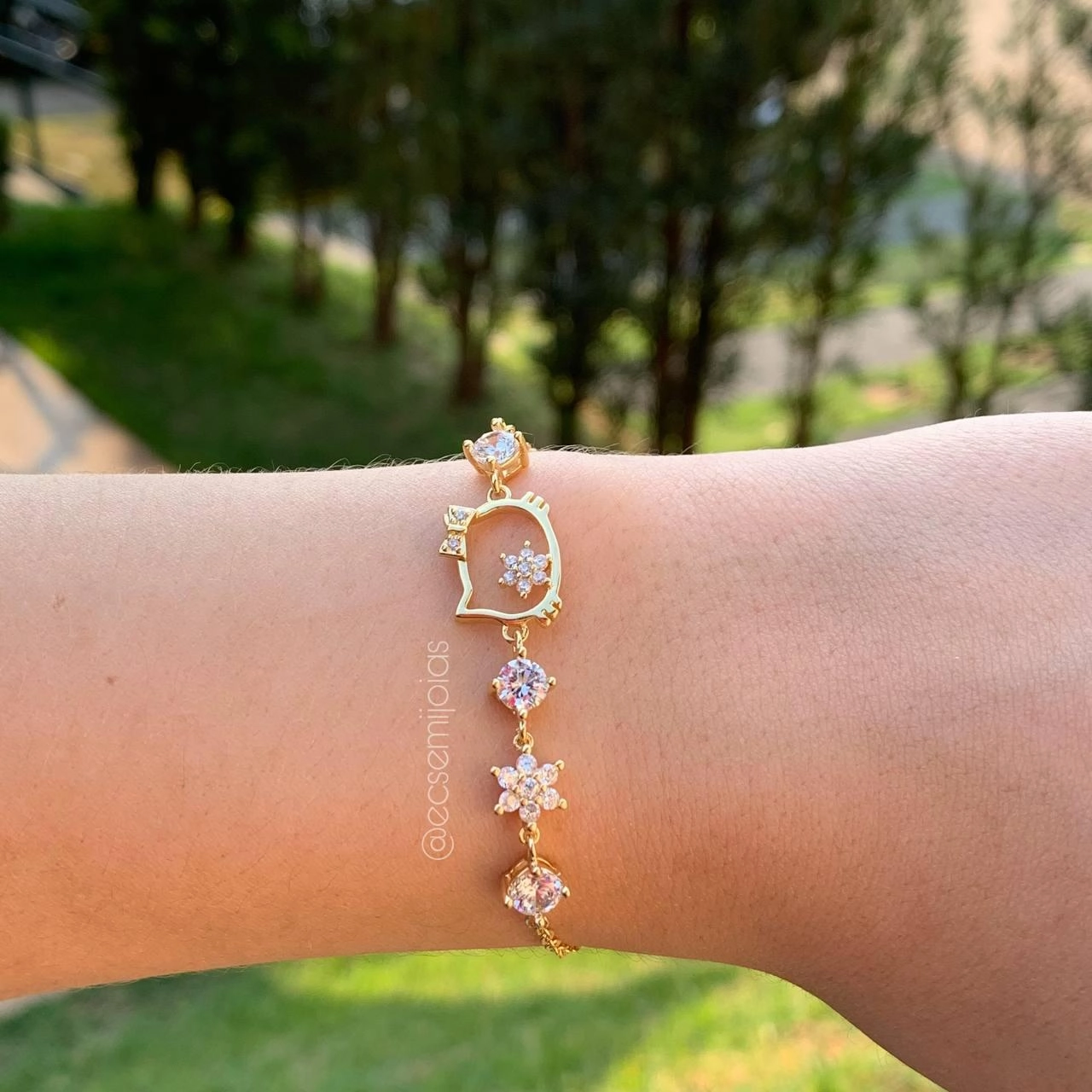Pulseira da Hello Kitty cravejada vazada c/ zircônias