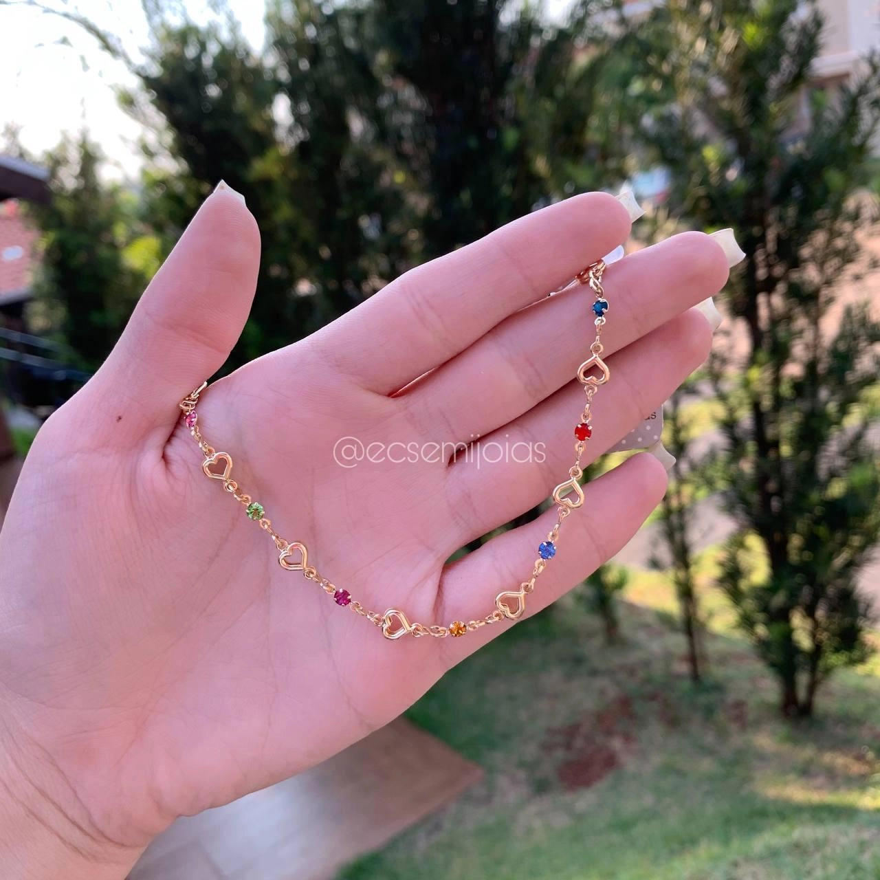 Pulseira infantil coração e pedrinhas coloridas