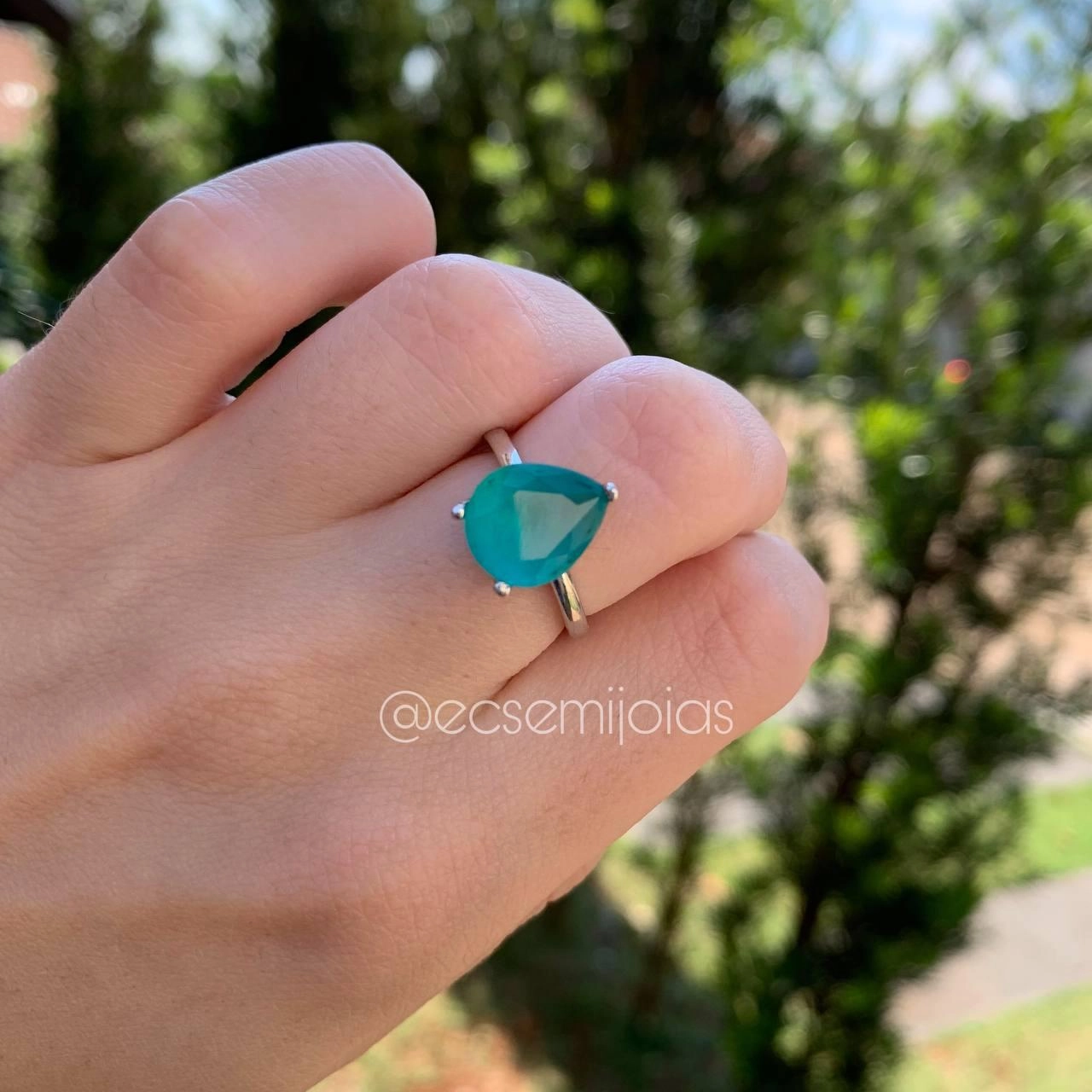 Anel solitário gota pedra