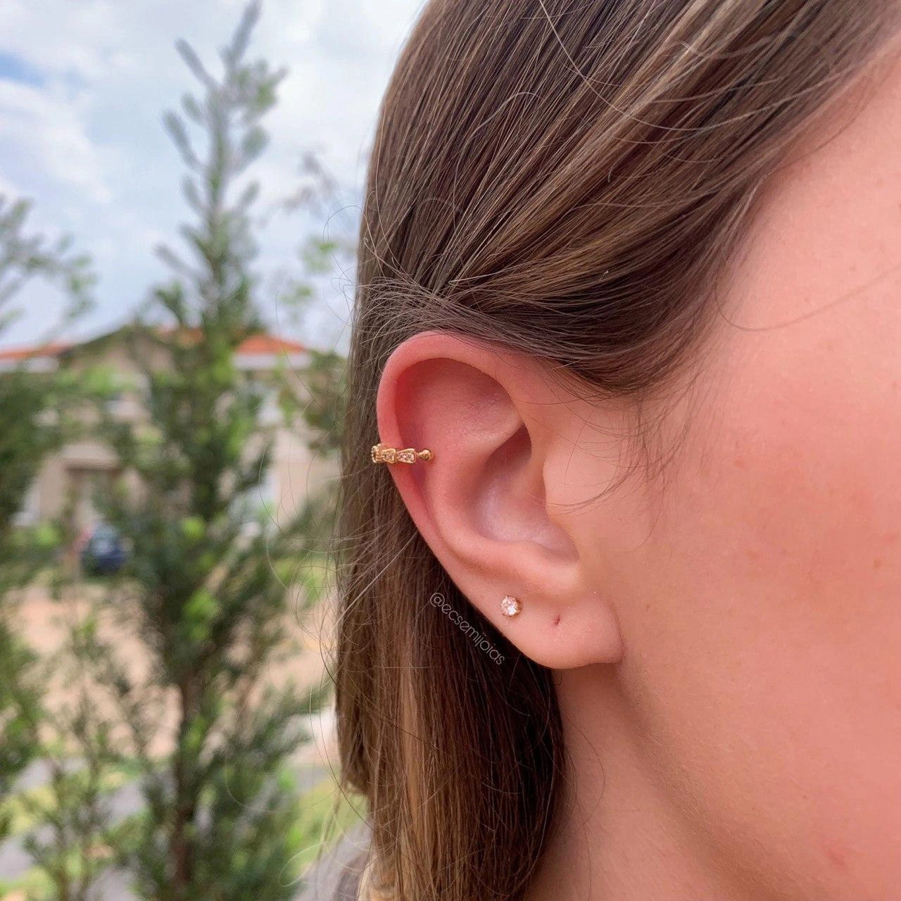 Brinco piercing laço com zircônias