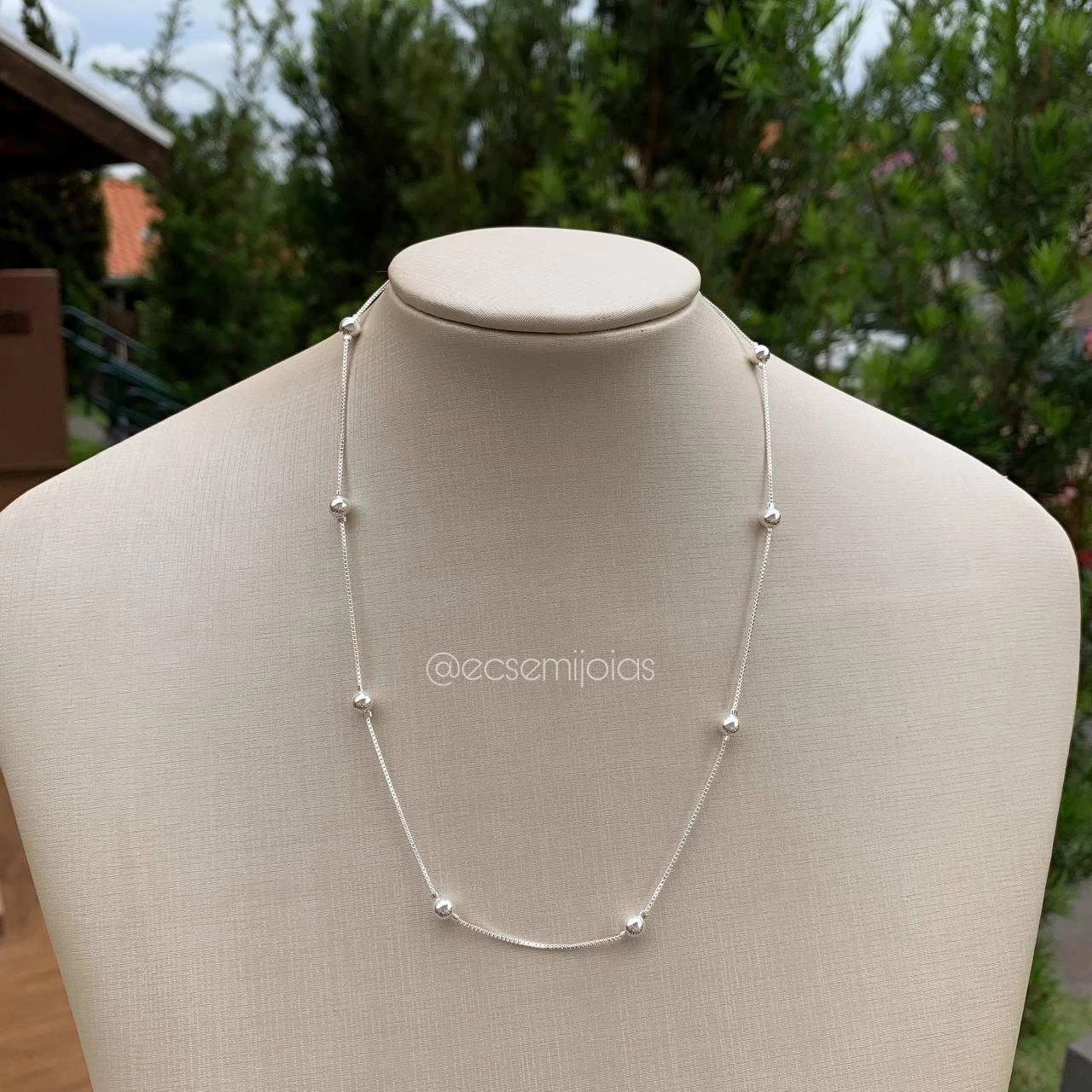 Colar bolas 5 mm espaço de 4.50 cm entre elas