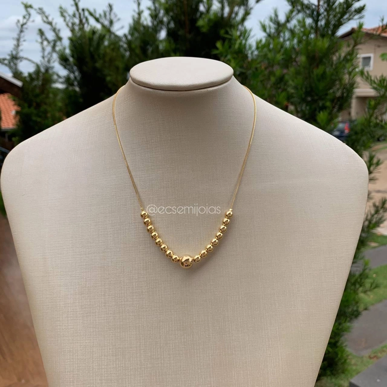 Colar bolas com bola grande no centro - 42 +5 cm de extensor - banhado a ouro 18k