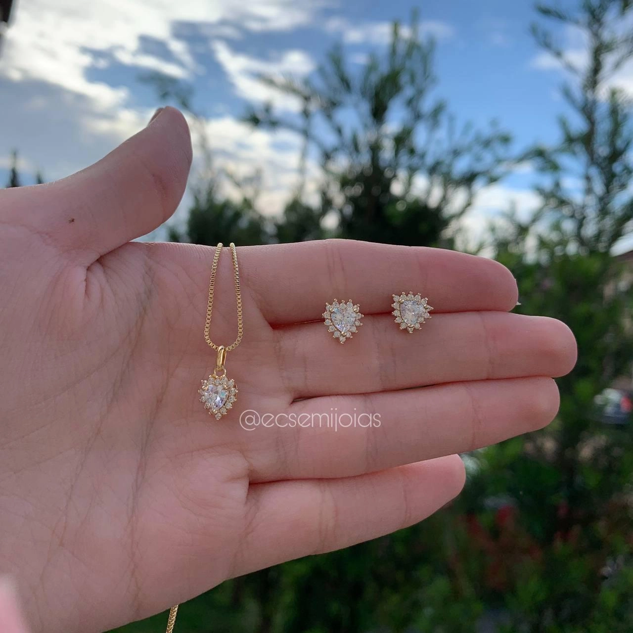 Conjunto de brinco e colar pedra coração cravejado
