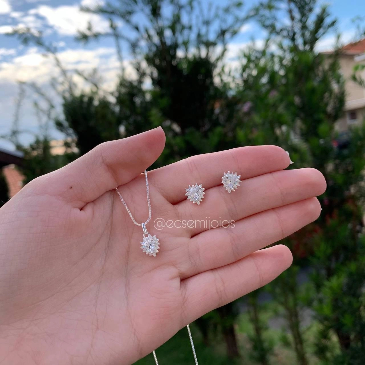 Conjunto de brinco e colar pedra coração cravejado