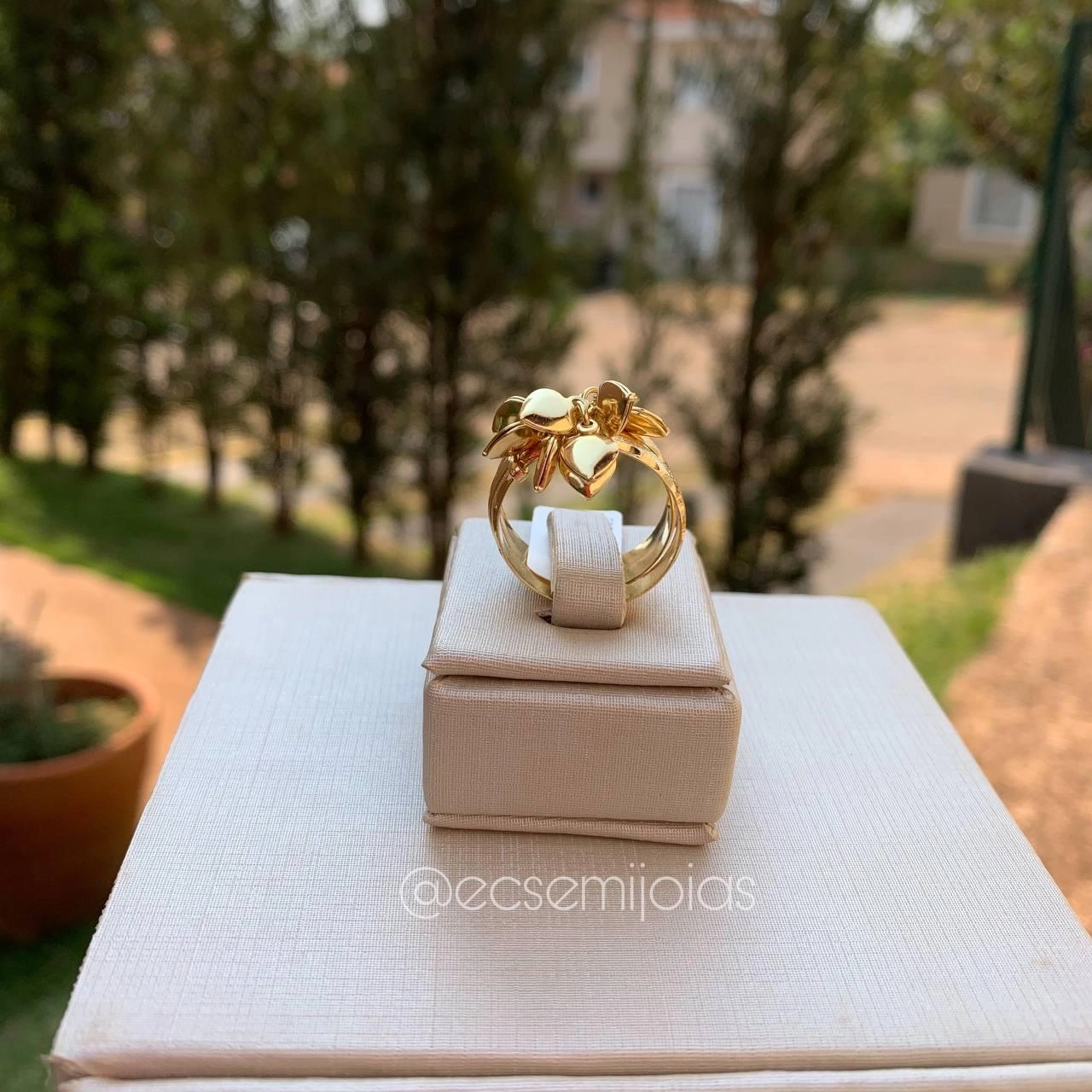 Anel 3 aros com corações fofo pendurados
