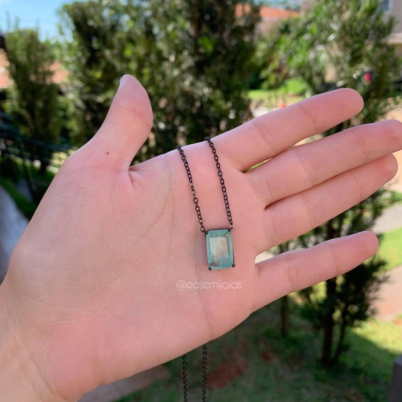 Colar portuguesinha com pedra fusion retangular