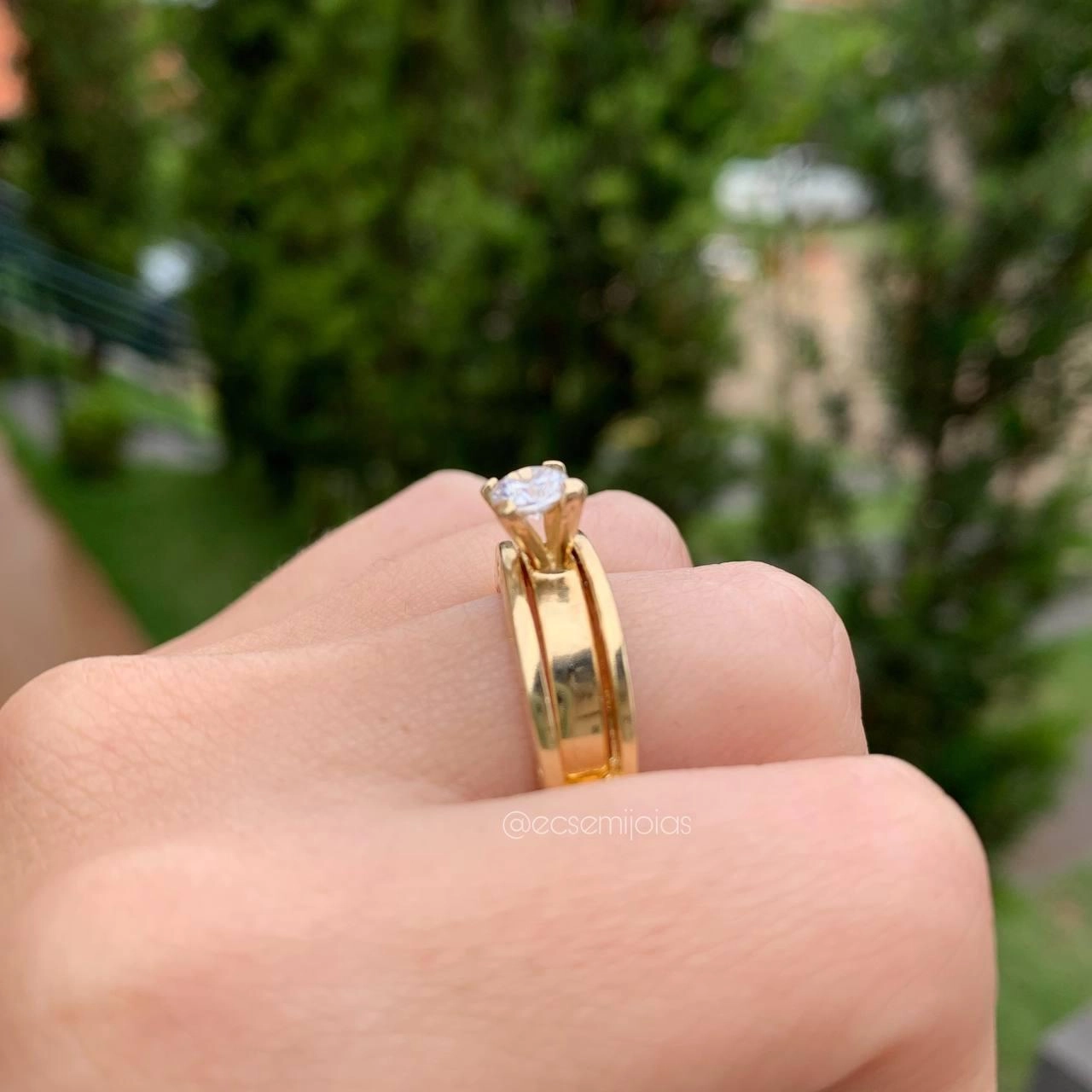 Anel solitário replica banhado a ouro 18k