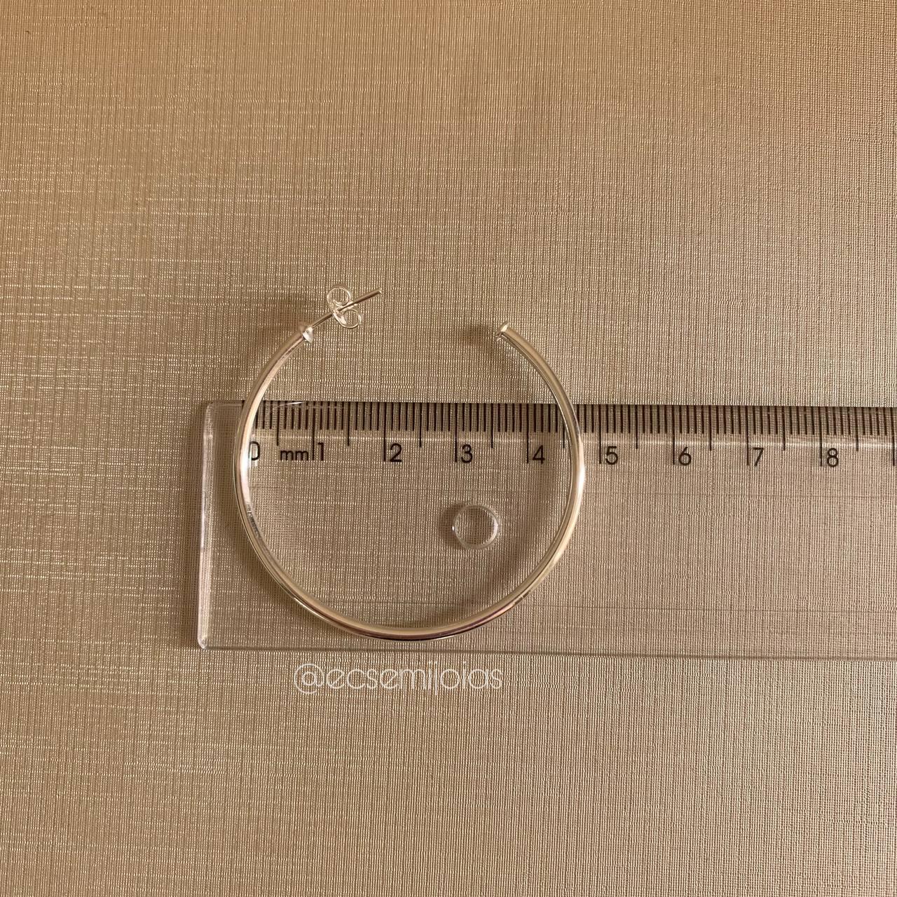 Meia argola lisa tubolar - 2x45mm - banhado a ródio branco
