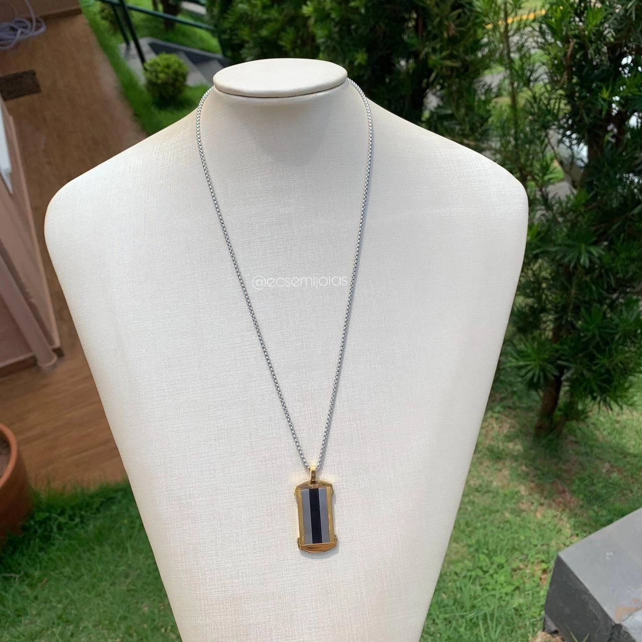 Corrente masculina com placa dupla face trabalhada - aço inox