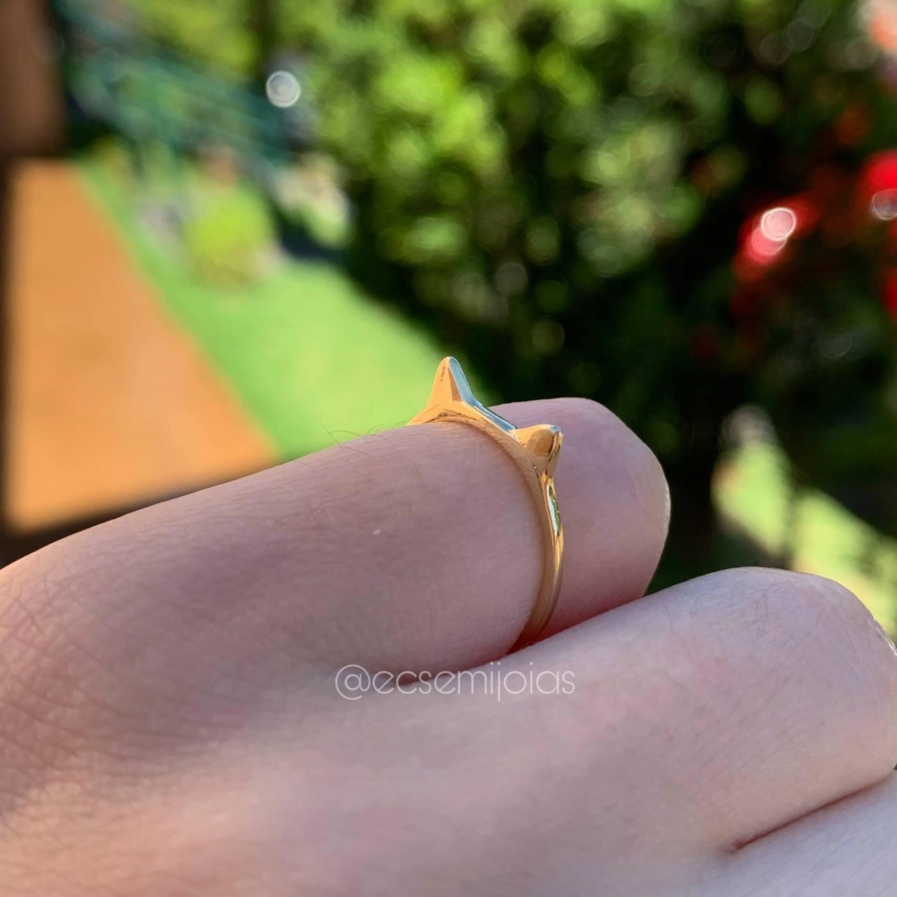 Anel com orelha de gatinho fininho liso- banhado a ouro 18k