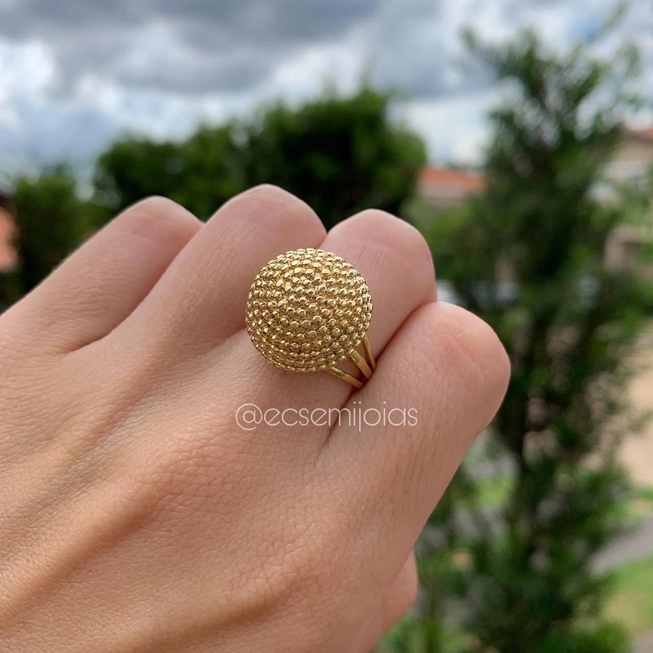Anel de bola bombardeado banhado a ouro 18k
