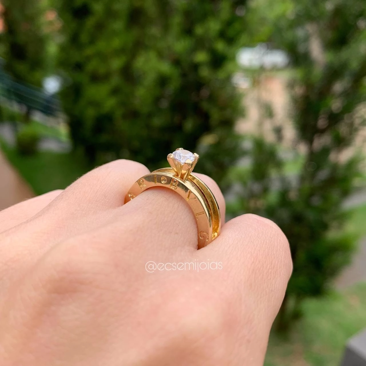 Anel solitário replica banhado a ouro 18k