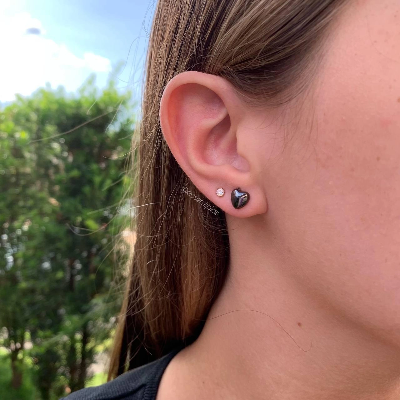 Brinco coração liso médio - banhado a ródio negro
