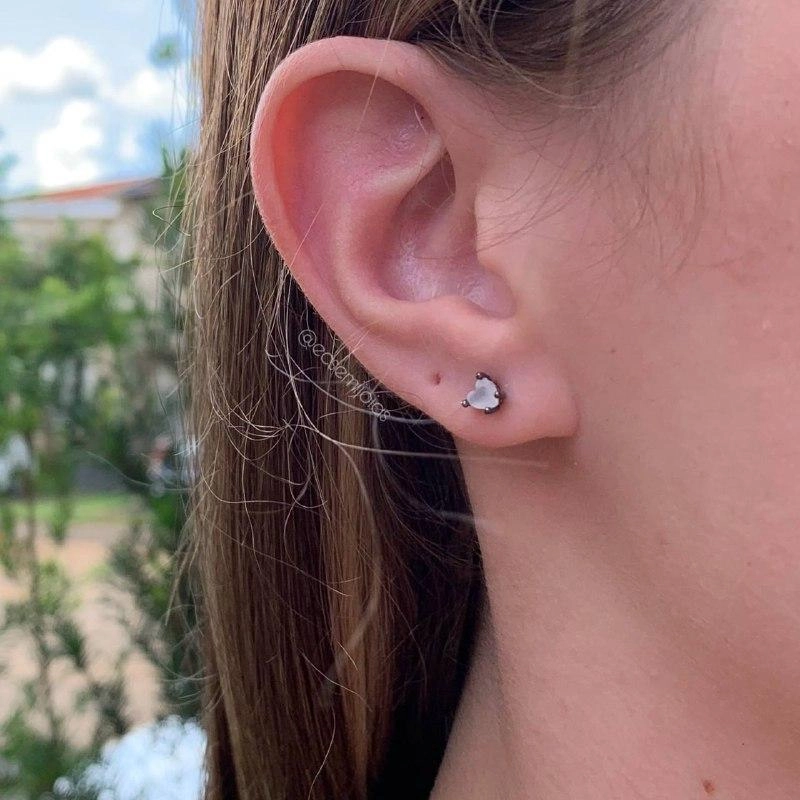 Brinco segundo furo pequeno coração pedra cristal zircônia várias cores - banhado a ródio negro