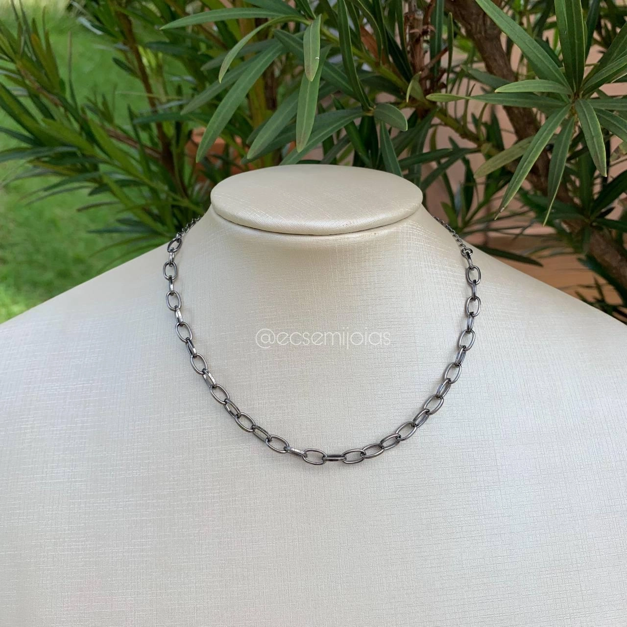 Colar choker elos lisos médios