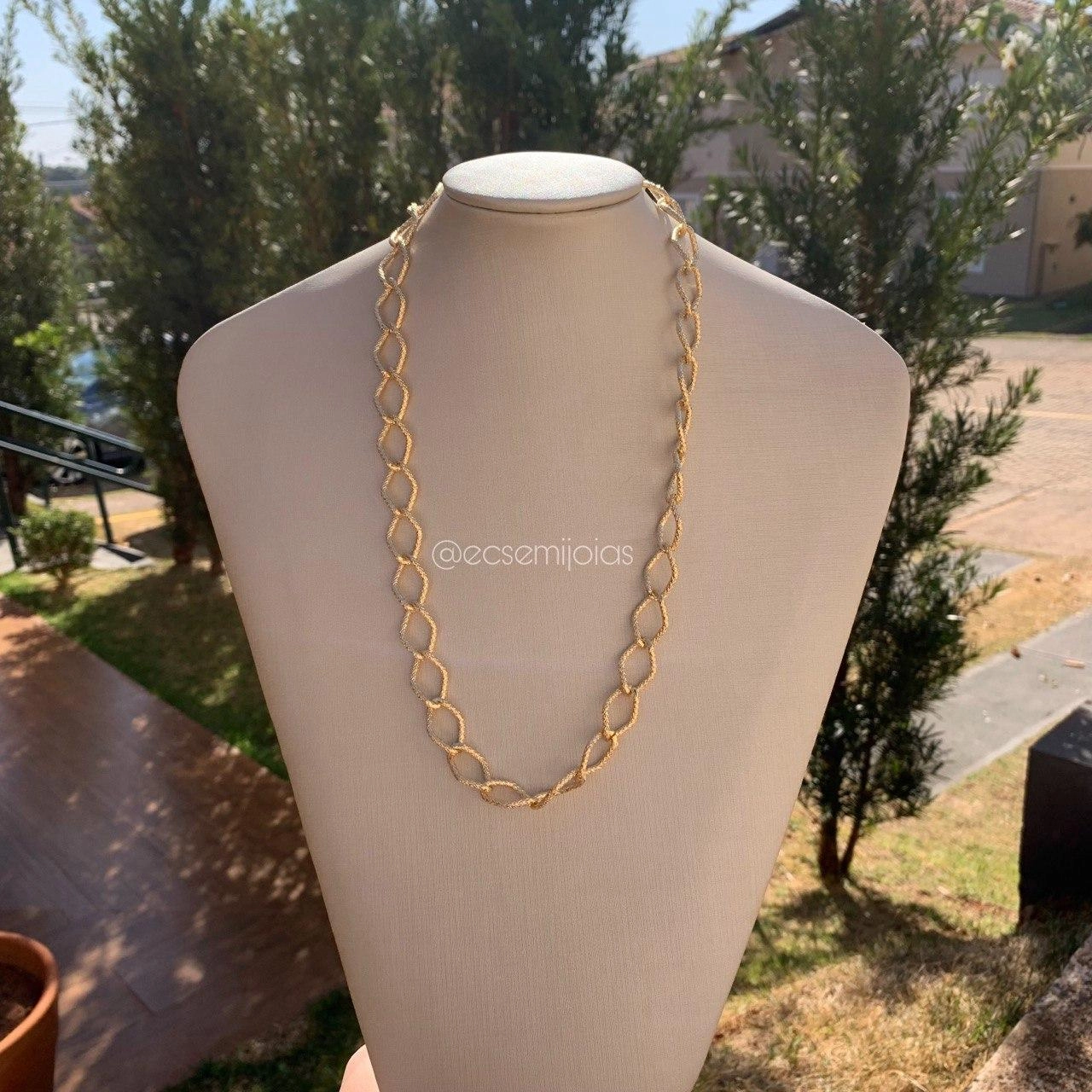Colar elos torcidos 60 cm- banhado a ouro 18k