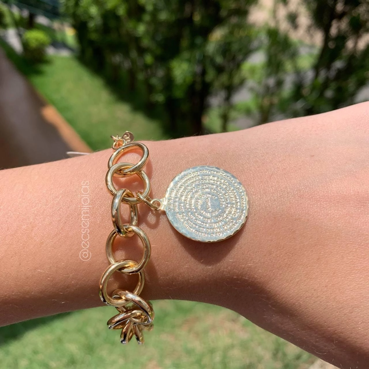 Pulseira elos grandes português com medalha oração pai nosso -13mm espessura- banhado a ouro 18k