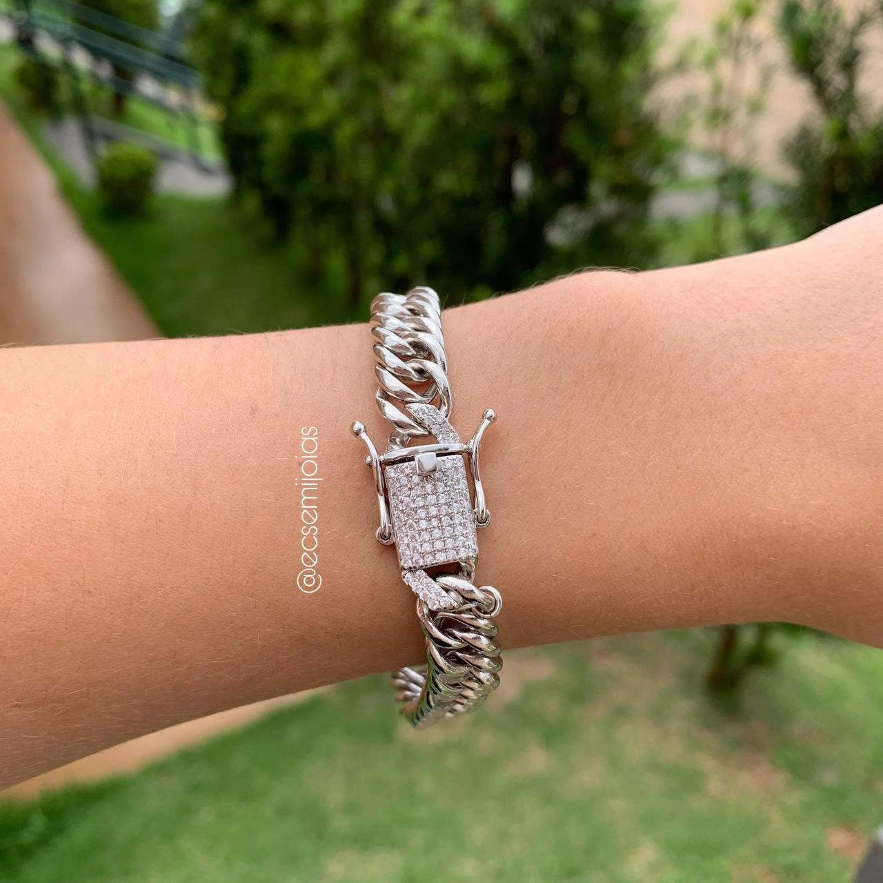 Pulseira escama de peixe grossa com fecho gaveta cadeado cravejado -12mm espessura -banhado ródio branco