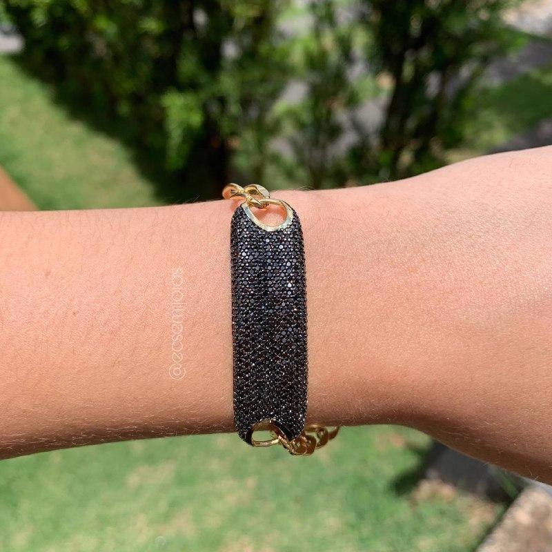 Pulseira grumet com placa cravejada dourada