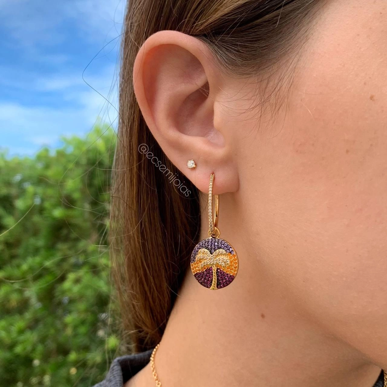 Conjunto brinco, colar e anel coqueiro e tucano cravejado - banhado a ouro 18k