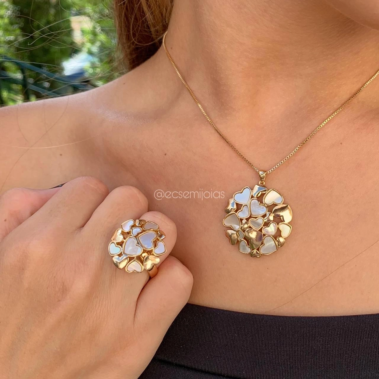 Conjunto brinco, colar e anel de coração com madrepérola - banhado a ouro 18k