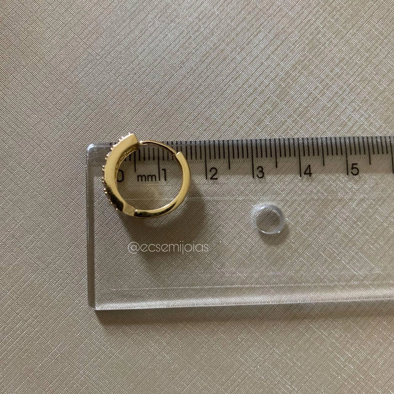 Brinco argola cravejada 3 fileiras  - banhada a ouro 18k