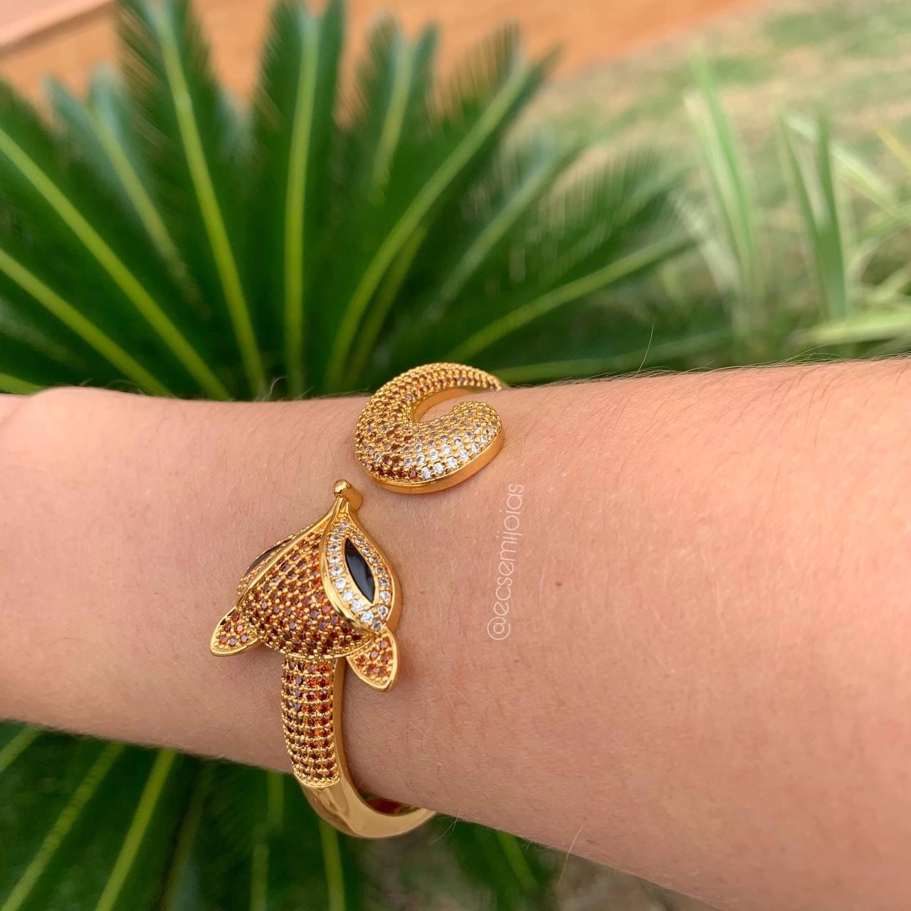 Conjunto brinco colar bracelete e anel raposa cravejada - banhado a ouro 18k