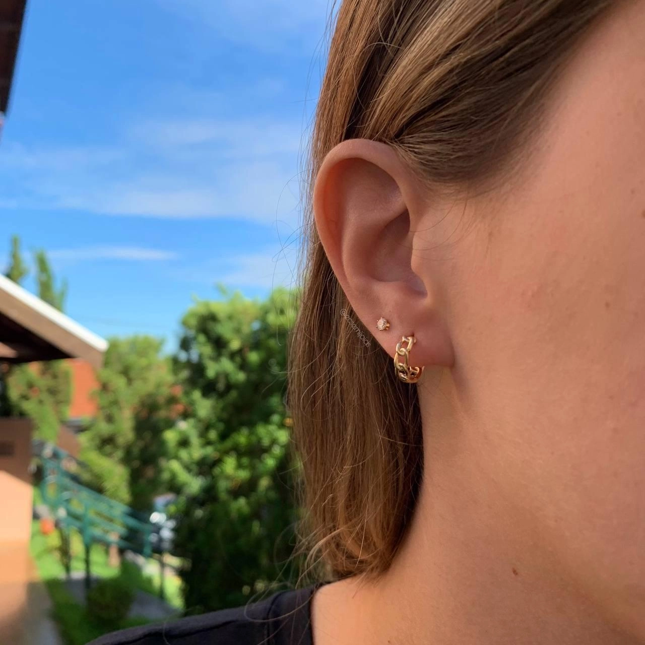 Brinco de elos - tamanho M- banhado a ouro 18k