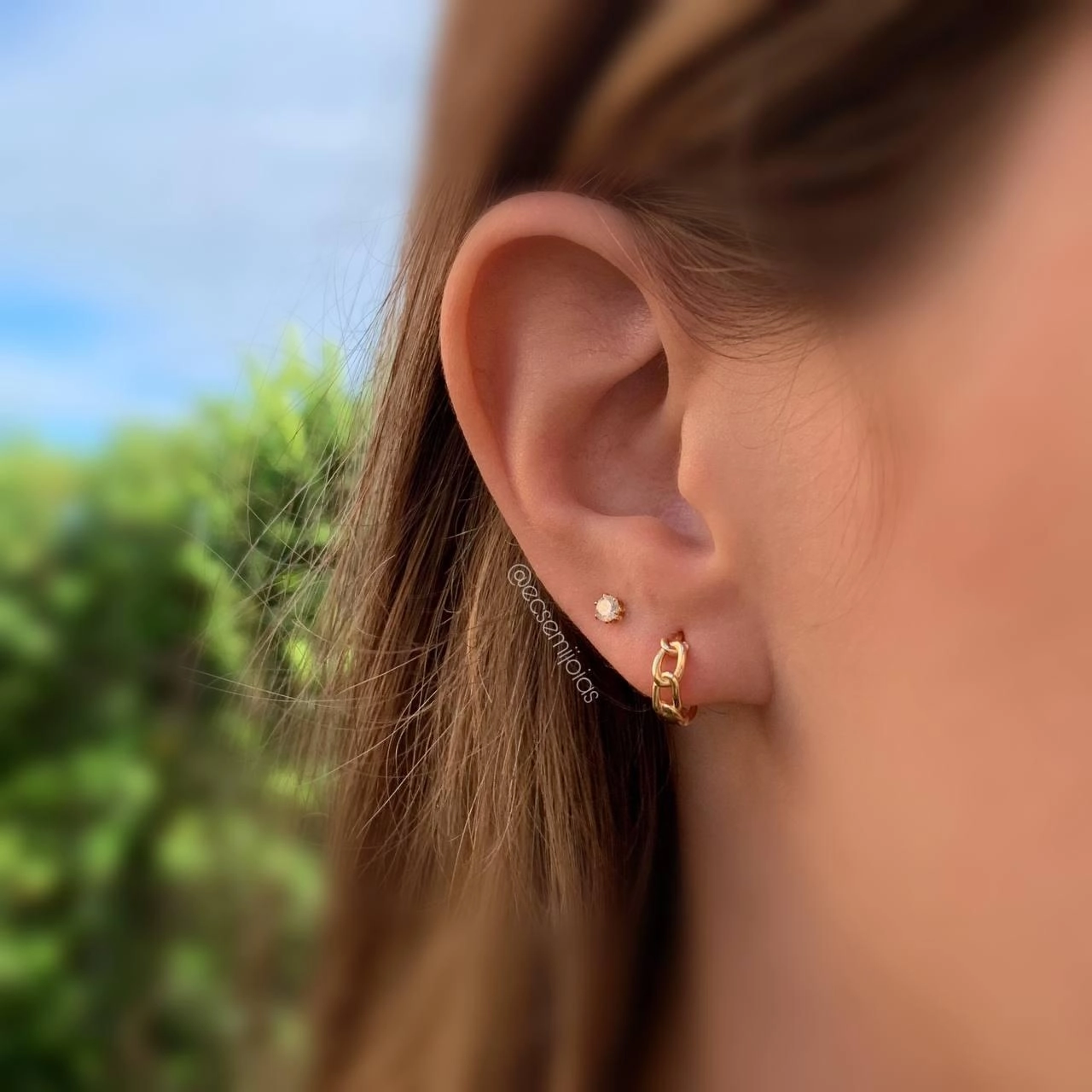 Brinco de elos - tamanho P- banhado a ouro 18k